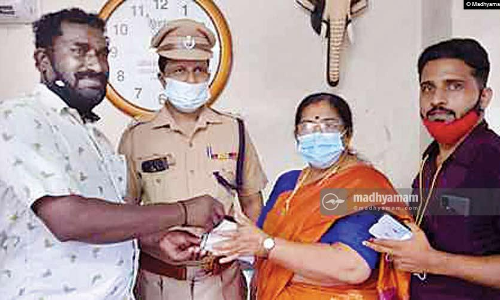 വിവാഹ മുഹൂർത്തത്തിന് തൊട്ടുമുമ്പ് താലിയും മാലയും കാണാനില്ല; രക്ഷകനായി സുജിത്ത്