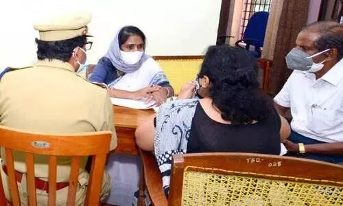 കോടതിയുടെ പരിഗണനയിലുള്ള കേസുകള്‍ അ​ദാ​ല​ത്തി​ല്‍ എടുക്കില്ല -വനിത കമീഷന്‍