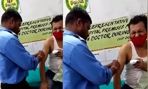 Security guard administers injection to patient at Odisha hospital
