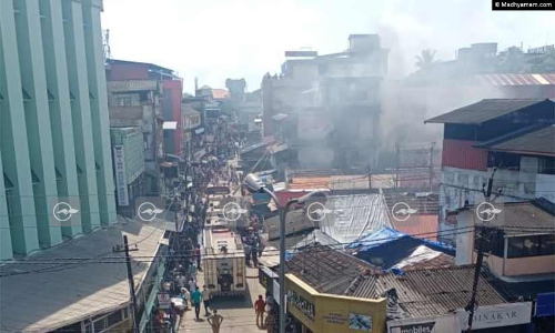കോ​ഴി​ക്കോ​ട് നഗരത്തിൽ ഗോഡൗണിന്​ തീപിടിച്ചു; ഒമ്പതു​ പേരെ രക്ഷിച്ചു