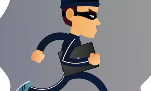 വാ​ത​ക പൈ​പ്പ് ലൈ​ൻ ക​രാ​ര്‍ ക​മ്പ​നി​യു​ടെ യ​ന്ത്ര​ങ്ങ​ള്‍ മോ​ഷ്​​ടി​ച്ചു