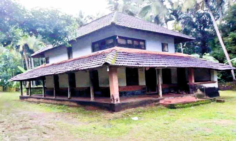 മലബാർ സമരം: വീര സ്മരണകൾ ഉണർത്തി മമ്മുട്ടിയുടെ തറവാട് മലബാർ സമരം: വീര സ്മരണകൾ ഉണർത്തി മമ്മുട്ടിയുടെ തറവാട്
