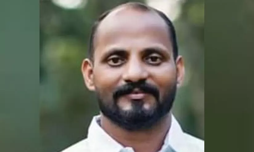 സ്വത്ത് വീതം വെക്കുന്നതിനിടെ തർക്കം: യുവാവിനെ കുത്തിക്കൊന്നു സ്വത്ത് വീതം വെക്കുന്നതിനിടെ തർക്കം: യുവാവിനെ കുത്തിക്കൊന്നു