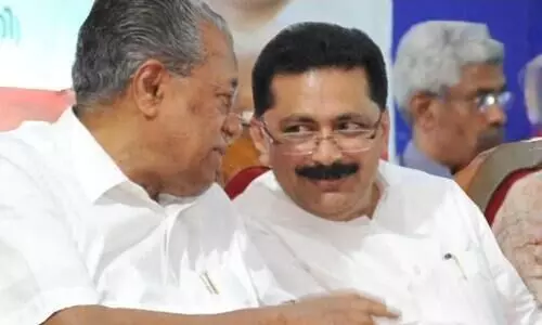 kt jaleel and pinarayi vijayan