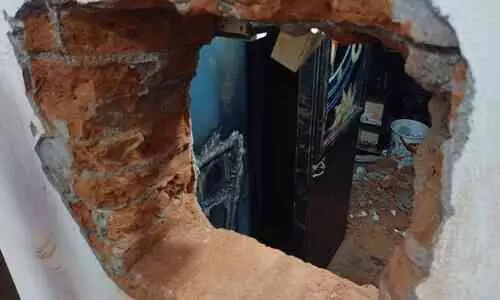 ജ്വല്ലറി തുരന്ന് മോഷണം, 40,000 രൂപയും എട്ട് കിലോയോളം വെള്ളി ആഭരണങ്ങളും ഒരു പവൻ സ്വർണവും കടത്തി