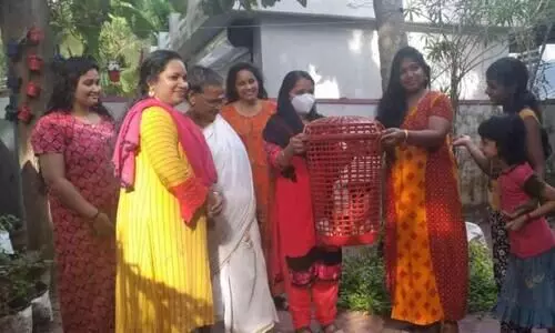 വീടിന് പുറത്തിറങ്ങിയാൽ പറന്നുവന്ന് ആക്രണം; അക്രമണകാരിയായ പരുന്തിനെ ഒടുവിൽ പിടികൂടി