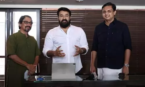 കേരള ടൂറിസം മൊബൈല്‍ ആപ്പ് പുറത്തിറക്കി മോഹന്‍ലാല്‍