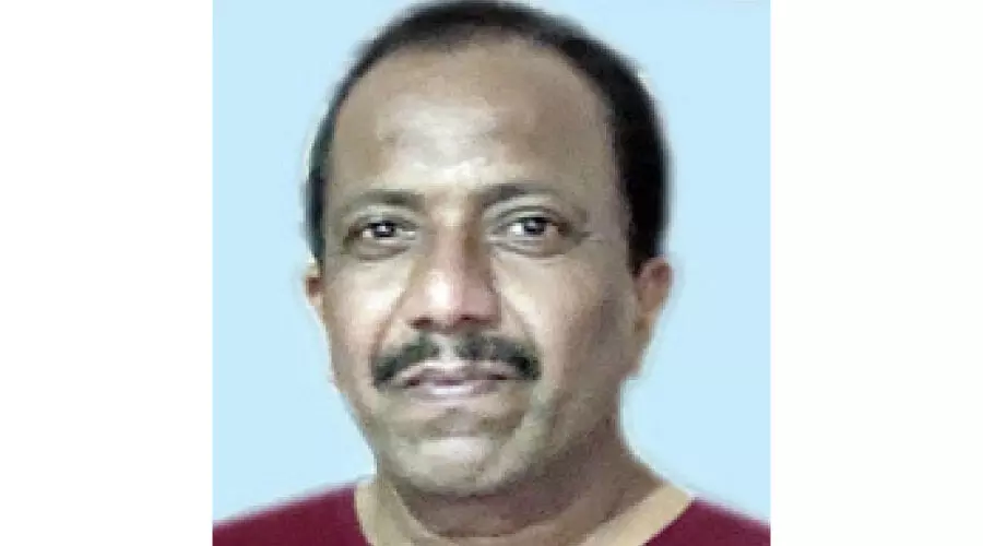 സ്കൂട്ടറിൻെറ പിൻസീറ്റിൽ യാത്ര ചെയ്തിരുന്നയാൾ റോഡിൽ തെറിച്ചുവീണ് മരിച്ചു സ്കൂട്ടറിൻെറ പിൻസീറ്റിൽ യാത്ര ചെയ്തിരുന്നയാൾ റോഡിൽ തെറിച്ചുവീണ് മരിച്ചു