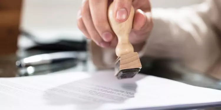 ഇഖാമ, റീ-എൻട്രി: നവംബർ വരെ പുതുക്കി നൽകും; രാജകൽപന ആയിരങ്ങൾക്ക് ആശ്വാസം ഇഖാമ, റീ-എൻട്രി: നവംബർ വരെ പുതുക്കി നൽകും; രാജകൽപന ആയിരങ്ങൾക്ക് ആശ്വാസം