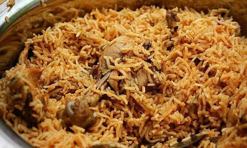 ബിരിയാണി കഴിച്ച 10 വയസ്സുകാരി മരിച്ചു; ഭക്ഷ്യ വിഷബാധയേറ്റ് 29 പേർ ആശുപത്രിയിൽ ബിരിയാണി കഴിച്ച 10 വയസ്സുകാരി മരിച്ചു; ഭക്ഷ്യ വിഷബാധയേറ്റ് 29 പേർ ആശുപത്രിയിൽ