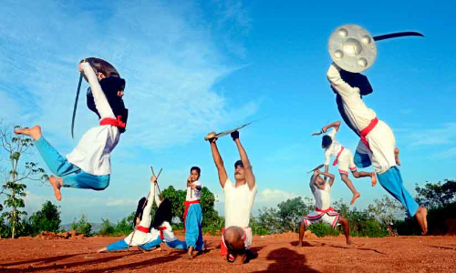 ചുവടുറപ്പിച്ച് മലപ്പുറം കളരിയിലെ പെണ്ണുശിര്:  ദേ​ശീ​യ ചാ​മ്പ്യ​ൻ​ഷി​പ്പി​ൽ തു​ട​ർ​ച്ച​യാ​യ മൂ​ന്നാം വ​ർ​ഷ​വും മി​ക​ച്ച നേ​ട്ടം