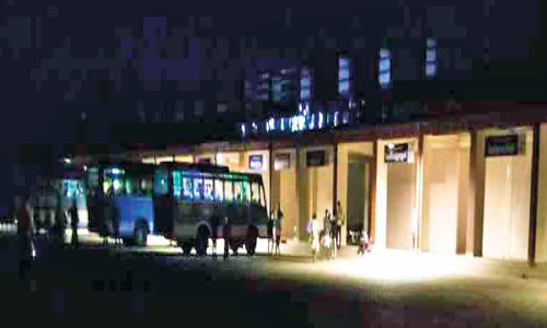 ഇരുട്ടിൽമുങ്ങി പെരിന്തൽമണ്ണ പുതിയ ബസ് സ്റ്റാൻഡ് ഇരുട്ടിൽമുങ്ങി പെരിന്തൽമണ്ണ പുതിയ ബസ് സ്റ്റാൻഡ്