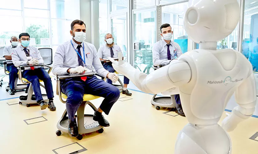 869 ബസ്​ ഡ്രൈവർമാരെ പരിശീലിപ്പിച്ച്​ യെന്തിരൻ മാഷ്