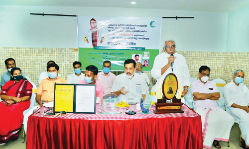 ഡോ. ​ന​സ്​​റി​ൻ നാ​സ​റി​നെ​ കെ.​എം.​സി.​സി പാ​ല​ക്കാ​ട്‌ ജി​ല്ല ക​മ്മി​റ്റി ആ​ദ​രി​ച്ചു