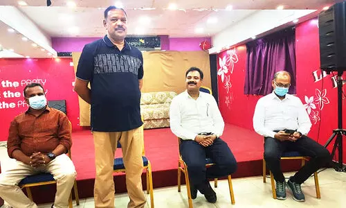 മ​ല​പ്പു​റം ജി​ല്ല പ്ര​വാ​സി അ​സോ​സി​യേ​ഷ​ൻ യാ​ത്ര​യ​യ​പ്പ്​ ന​ൽ​കി