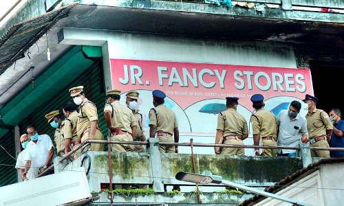 മിഠായിത്തെരുവ്​ മേഖലയിലെ തുടർ തീപിടിത്തം; കാരണങ്ങൾ ചൂണ്ടിക്കാട്ടി ഫയർ ഫോഴ്​സ് റിപ്പോർട്ട്​