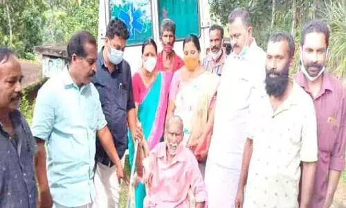 അശരണനായ വയോധികനെ കസ്തൂർബ ഗാന്ധിഭവൻ ഏറ്റെടുത്തു