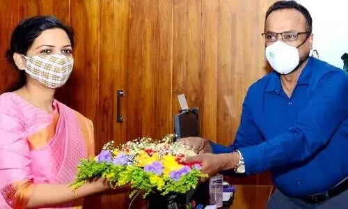 അ​ഫ്‌​സാ​ന പ​ര്‍വീ​ണ്‍ ക​ല​ക്ട​റാ​യി ചു​മ​ത​ല​യേ​റ്റു