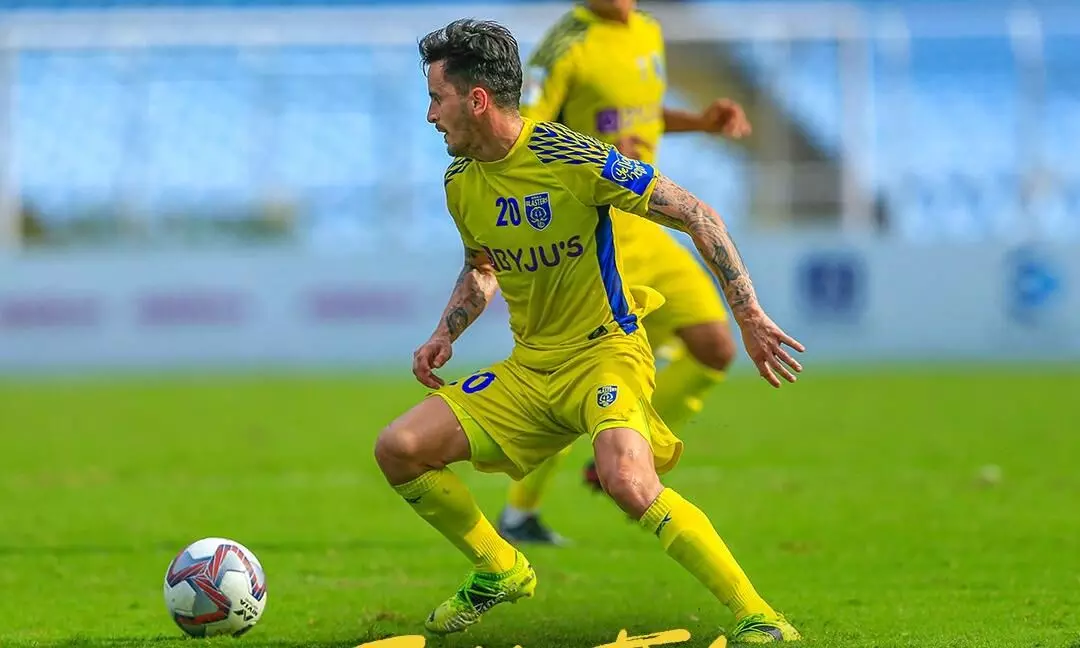 മൂന്ന് ചുവപ്പ് കാർഡ്, പിന്നാലെ ബെംഗളൂരു എഫ്.സിയോട് തോറ്റ് കേരള ബ്ലാസ്റ്റേഴ്സ് മൂന്ന് ചുവപ്പ് കാർഡ്, പിന്നാലെ ബെംഗളൂരു എഫ്.സിയോട് തോറ്റ് കേരള ബ്ലാസ്റ്റേഴ്സ്