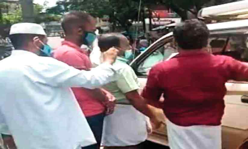 അ​ന്ത​ർ സം​സ്ഥാ​ന തൊ​ഴി​ലാ​ളി​യി​ൽ​നി​ന്ന് പ​ഴ്സ് വാ​ങ്ങി സെ​ക്ട​റ​ൽ മ​ജി​സ്ട്രേ​റ്റ് വെ​ട്ടി​ലാ​യി