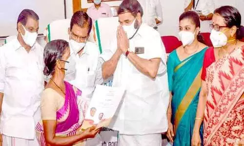 കോട്ടയത്ത്​ 74 കുടുംബങ്ങൾക്ക്​ ഭൂമി സ്വന്തമായി; വീ​ടില്ലാത്തവർക്ക് വീട്, ഭൂരഹിതർക്ക് ഭൂമി -മന്ത്രി വി.എൻ. വാസവൻ