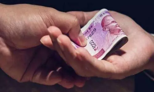 കൈക്കൂലി വാങ്ങുന്നതിനിടെ അസി. മോട്ടോർ വെഹിക്കിൾ ഇൻസ്പെക്ടർ പിടിയിൽ