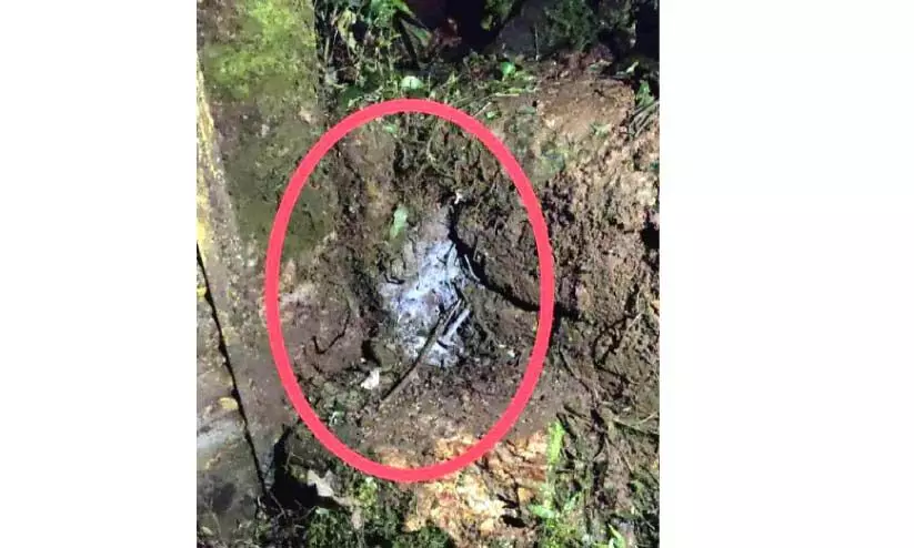 വെള്ളിയോട്ട്​ വീണ്ടും ബോംബേറ്