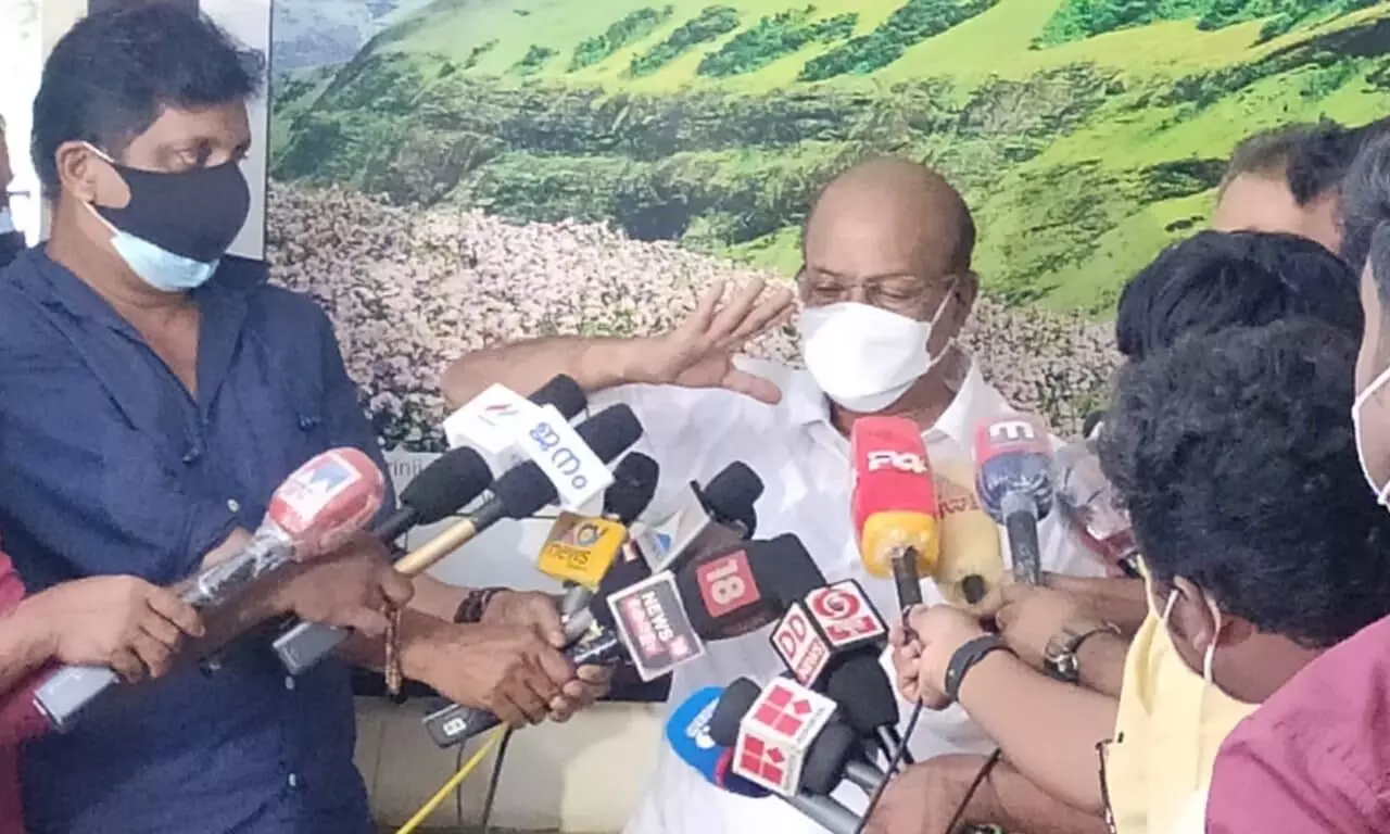 ചന്ദ്രിക സാമ്പത്തിക ഇടപാട്​: കുഞ്ഞാലിക്കുട്ടി ഇ.ഡിക്ക്​ മുന്നിൽ ഹാജരായി