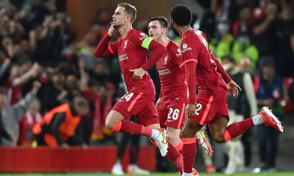 ലിവർപൂളിന്റെ ഉശിരൻ തിരിച്ചുവരവ്; കളിയാക്കിയ ഗാരി നെവില്ലെക്ക് മറുപടിയുമായി ജാമി കാരഗർ ലിവർപൂളിന്റെ ഉശിരൻ തിരിച്ചുവരവ്; കളിയാക്കിയ ഗാരി നെവില്ലെക്ക് മറുപടിയുമായി ജാമി കാരഗർ