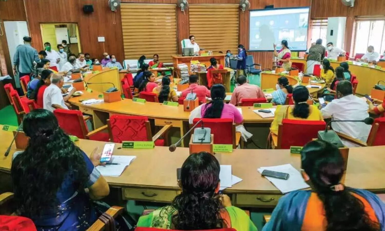 ഓൺലൈൻ യോഗം: ചുവട് മാറ്റി ഭരണപക്ഷം