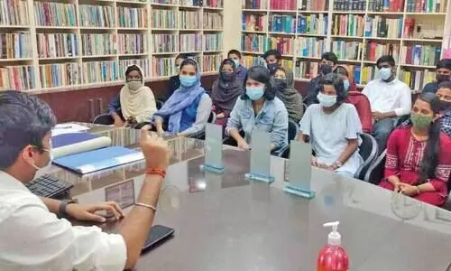 കുട്ടികൾക്ക് സിവിൽ സർവിസിന്‍റെ ബാലപാഠങ്ങൾ പകർന്ന് മുകുന്ദ് കുമാർ ഐ.എ.എസ്