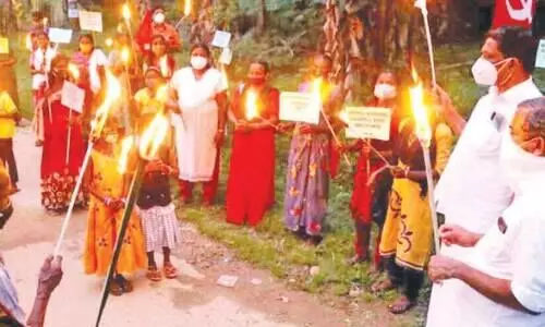 മാവോവാദി ഭീഷണിക്കെതിരെ സി.പി.എം പ്രതിഷേധജ്വാല