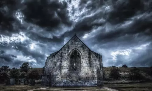 ധൈര്യമുണ്ടെങ്കിൽ വായിക്കാം ഇൗ പ്രേതകഥ