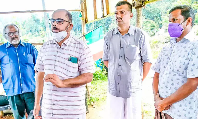 ഭൂമി കൈയേറ്റം: ഹാരിസണിന് സർക്കാറിെൻറയും മുന്നണികളുടെയും അവിഹിത പിന്തുണ –ഹമീദ് വാണിയമ്പലം ഭൂമി കൈയേറ്റം: ഹാരിസണിന് സർക്കാറിെൻറയും മുന്നണികളുടെയും അവിഹിത പിന്തുണ –ഹമീദ് വാണിയമ്പലം