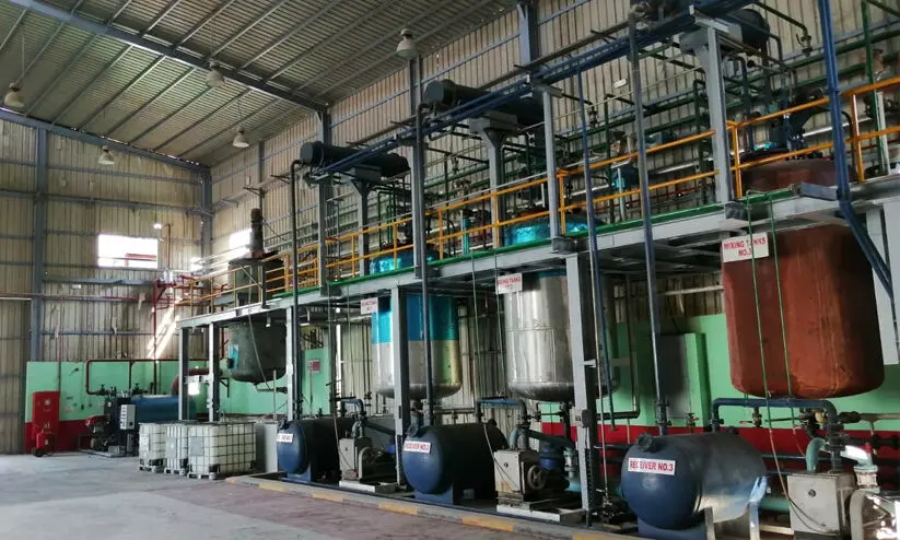 ഉപയോഗിച്ച എണ്ണ കളയല്ലേ; പണം നൽകി ശേഖരിക്കാൻ ആളെത്തും ഉപയോഗിച്ച എണ്ണ കളയല്ലേ; പണം നൽകി ശേഖരിക്കാൻ ആളെത്തും