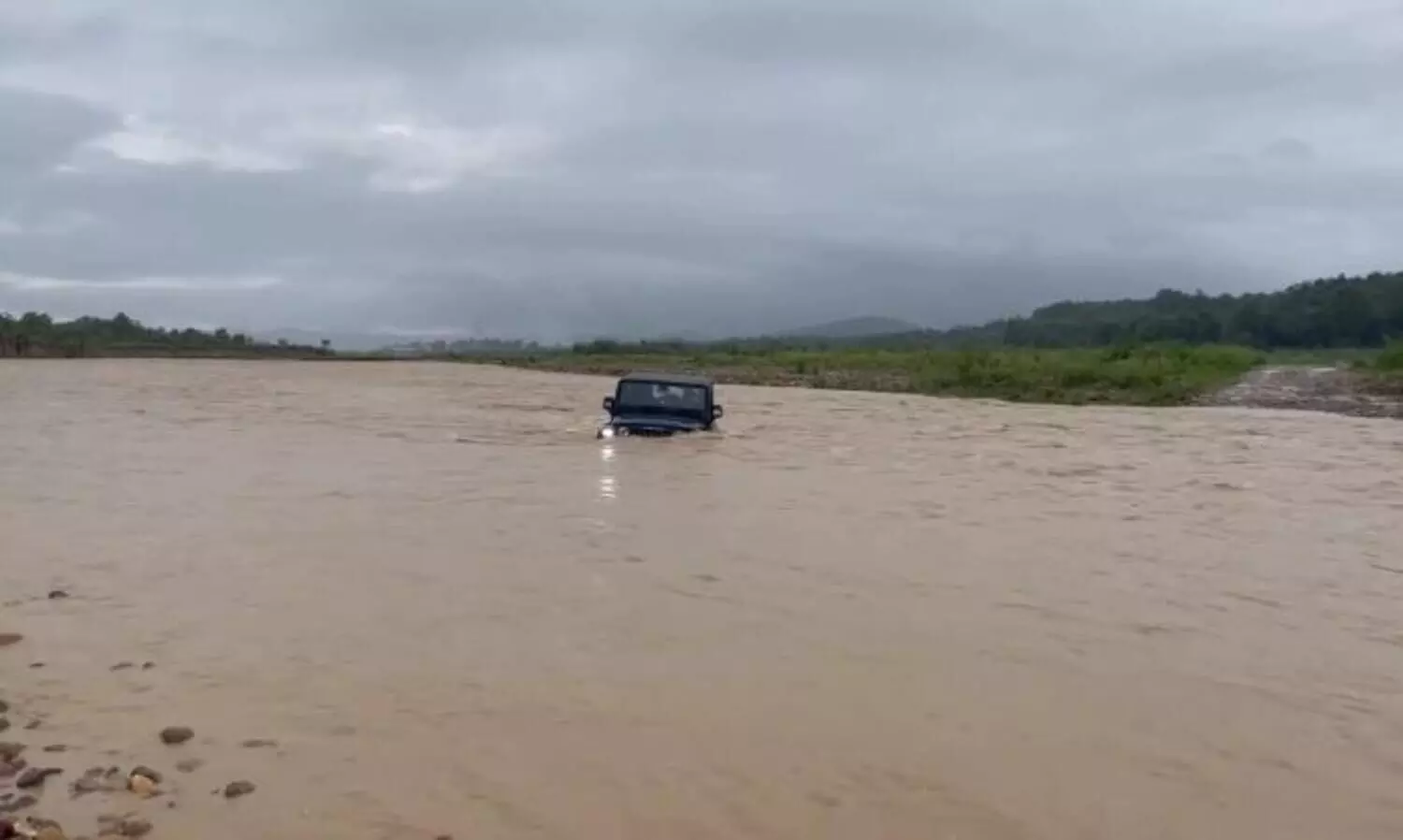 Anand Mahindra shares video of new Thar crossing river without