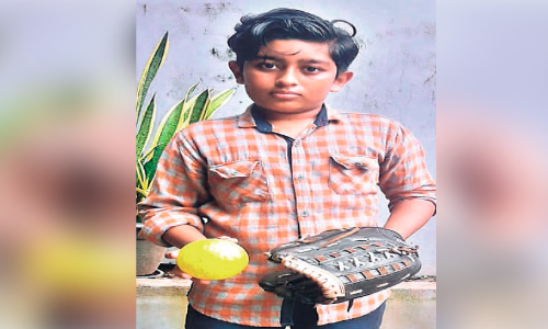 സോ​ഫ്റ്റ് ബേ​സ്​​ബാ​ളി​ൽ ഇ​ന്ത്യ​യെ പ്ര​തി​നി​ധീ​ക​രി​ക്കാ​ൻ മി​ഷാ​ൽ ഷാ