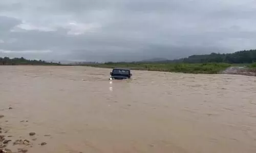Anand Mahindra shares video of new Thar crossing river without