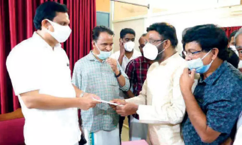 വിനോദസഞ്ചാര വകുപ്പ് വൈദ്യര് അക്കാദമി അങ്കണം പ്രയോജനപ്പെടുത്തും –മന്ത്രി വിനോദസഞ്ചാര വകുപ്പ് വൈദ്യര് അക്കാദമി അങ്കണം പ്രയോജനപ്പെടുത്തും –മന്ത്രി