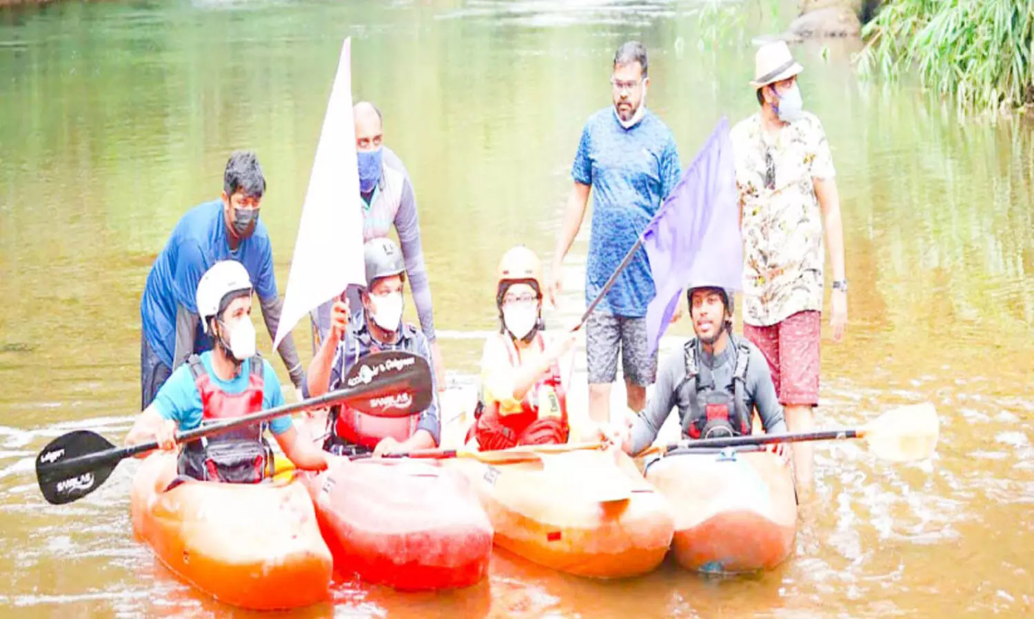 ടൂറിസം പ്രതീക്ഷകൾക്ക് ചിറകുപകർന്ന്​  കക്കാട്ടാറിൽ കയാക്കിങ്​ ട്രയൽ റൺ