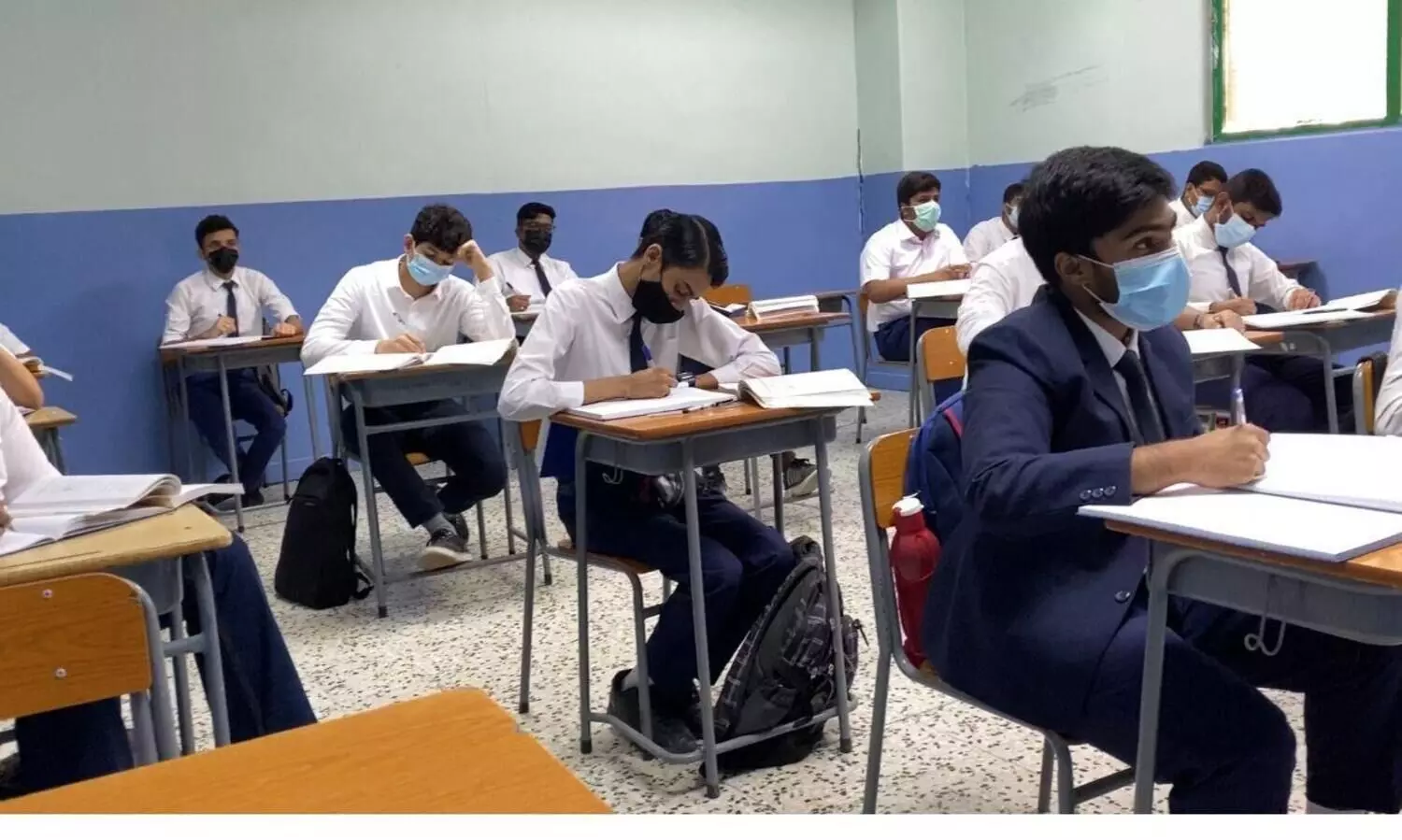 ഇന്ത്യൻ സ്കുളിലേക്ക്​ 18 മാസങ്ങളുടെ കാത്തിരിപ്പുകൾക്കൊടുവിൽ കുട്ടികളെത്തി