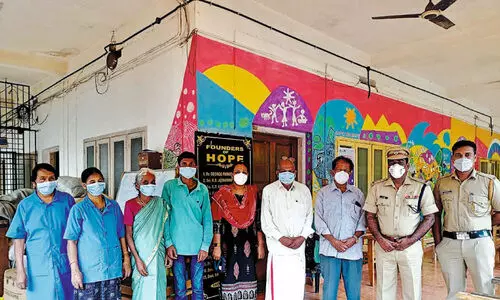 മധുമതിക്കിനി മകൻ ഷണ്മുഖ​െൻറ കരുതൽ