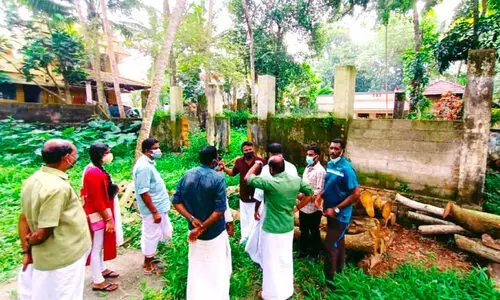 ഖാദി ഗ്രാമ വ്യവസായ ബോർഡി​െൻറ കെട്ടിടങ്ങളും സ്ഥലവും സ്വകാര്യ വ്യക്തികൾ ​ൈകയേറി