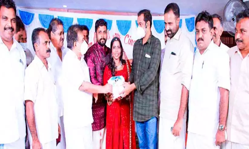 വിവാഹവേദിയിൽ മാതൃകയായി ജീവകാരുണ്യപദ്ധതിയുടെ തുടക്കം