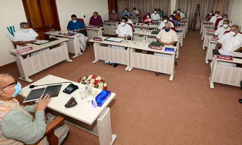 പാവപ്പെട്ടവരുടെ കാര്യങ്ങൾക്ക് മന്ത്രിമാർ മുൻഗണന നൽകണം -മുഖ്യമന്ത്രി പാവപ്പെട്ടവരുടെ കാര്യങ്ങൾക്ക് മന്ത്രിമാർ മുൻഗണന നൽകണം -മുഖ്യമന്ത്രി