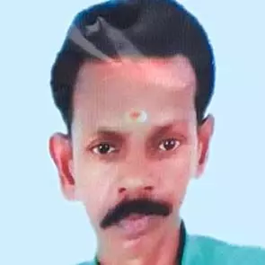 മ​ത്സ്യ​ത്തൊ​ഴി​ലാ​ളി കാ​യ​ലി​ൽ വീ​ണ് മ​രി​ച്ചു