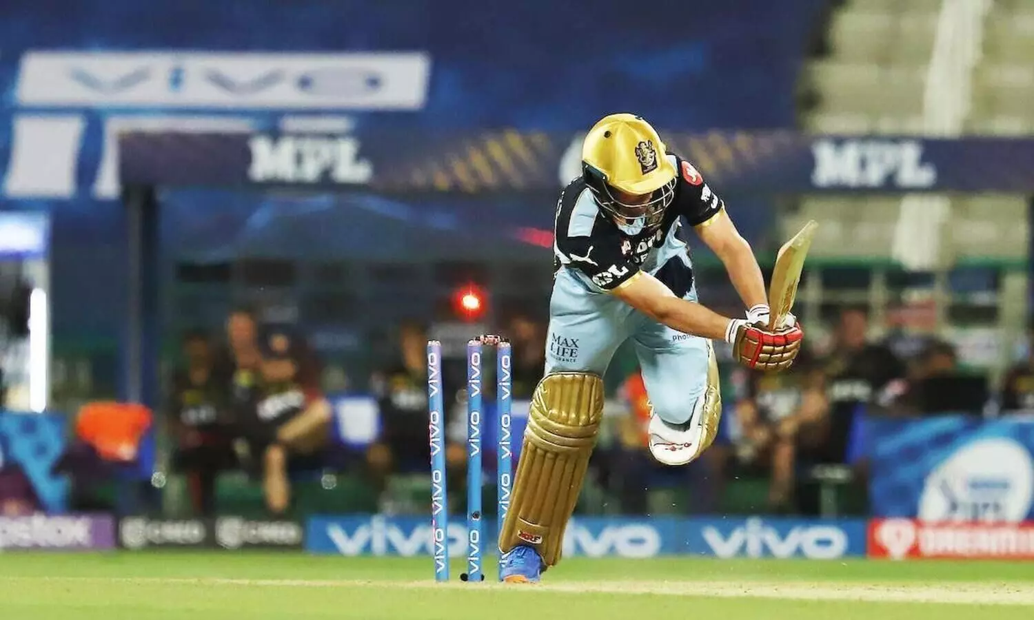 എറിഞ്ഞുതകർത്ത്​ കൊൽക്കത്ത; നനഞ്ഞ പടക്കമായി ബാംഗ്ലൂർ