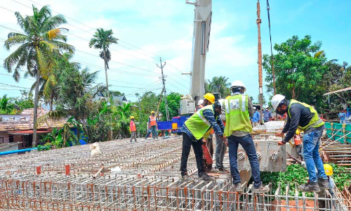 പൊങ്ങപ്പാലത്തിൽ ഗർഡർ സ്ഥാപിക്കൽ പൂർത്തിയായി;   എ.സി റോഡിൽ താൽക്കാലിക പാലം ഗതാഗതത്തിന്​ തുറന്നു