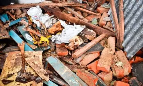 പഴയകെട്ടിടം പൊളിക്കുന്നതിനിടെ മനുഷ്യ​ അസ്ഥികൂടങ്ങൾ കണ്ടെത്തി