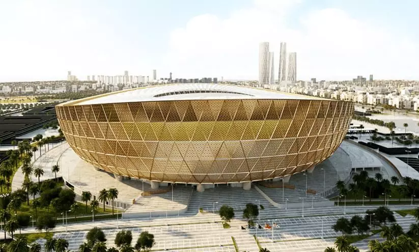 ഖത്തർ ലോകകപ്പ്​ ഫൈനൽ വേദിയിൽ കളിമുറ്റമൊരുങ്ങി; ടർഫ്​ വിരിച്ച്​ ലുസൈൽ കാത്തിരിക്കുന്നു